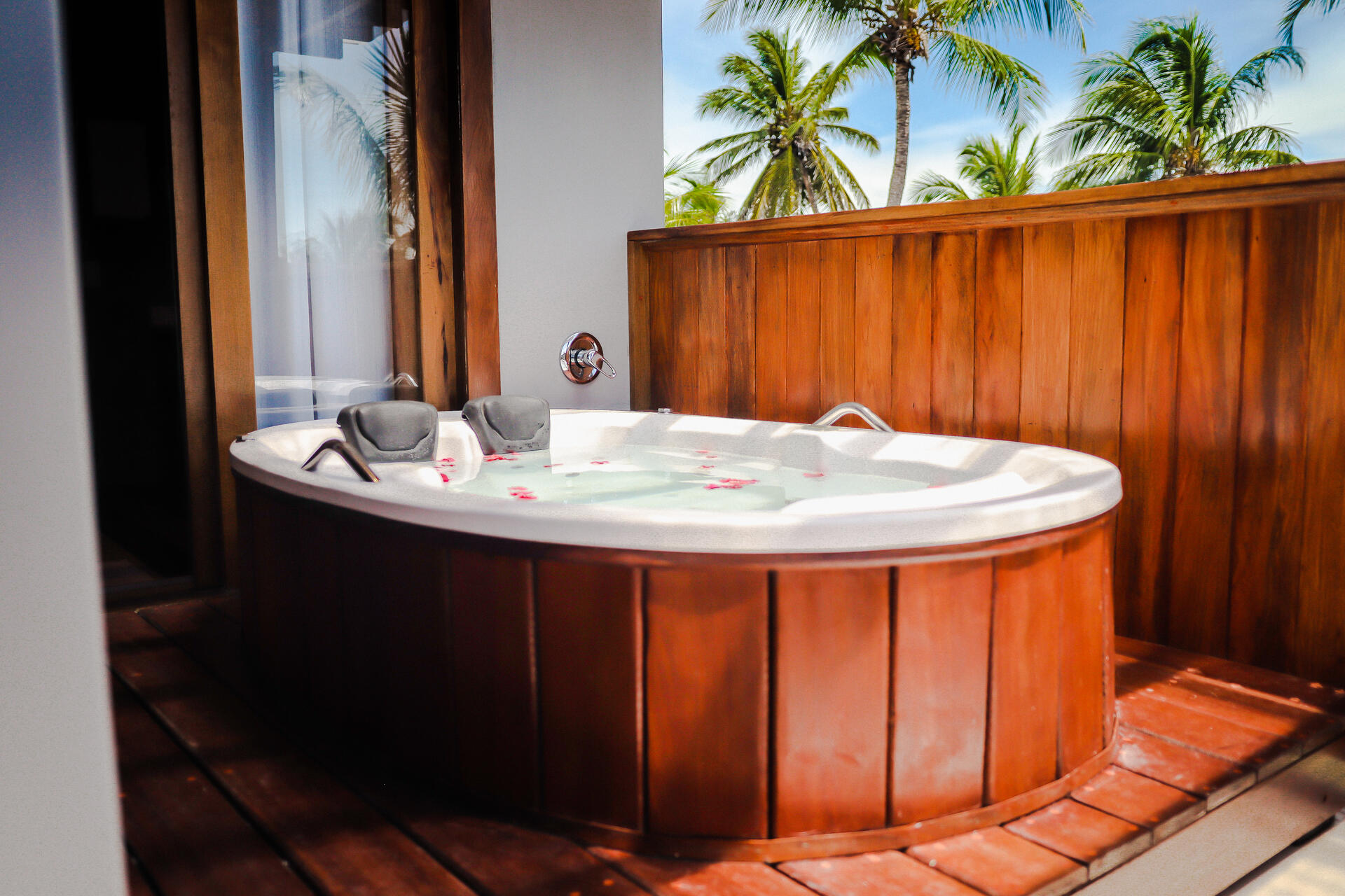 Vista exterior das villas HURA Beach